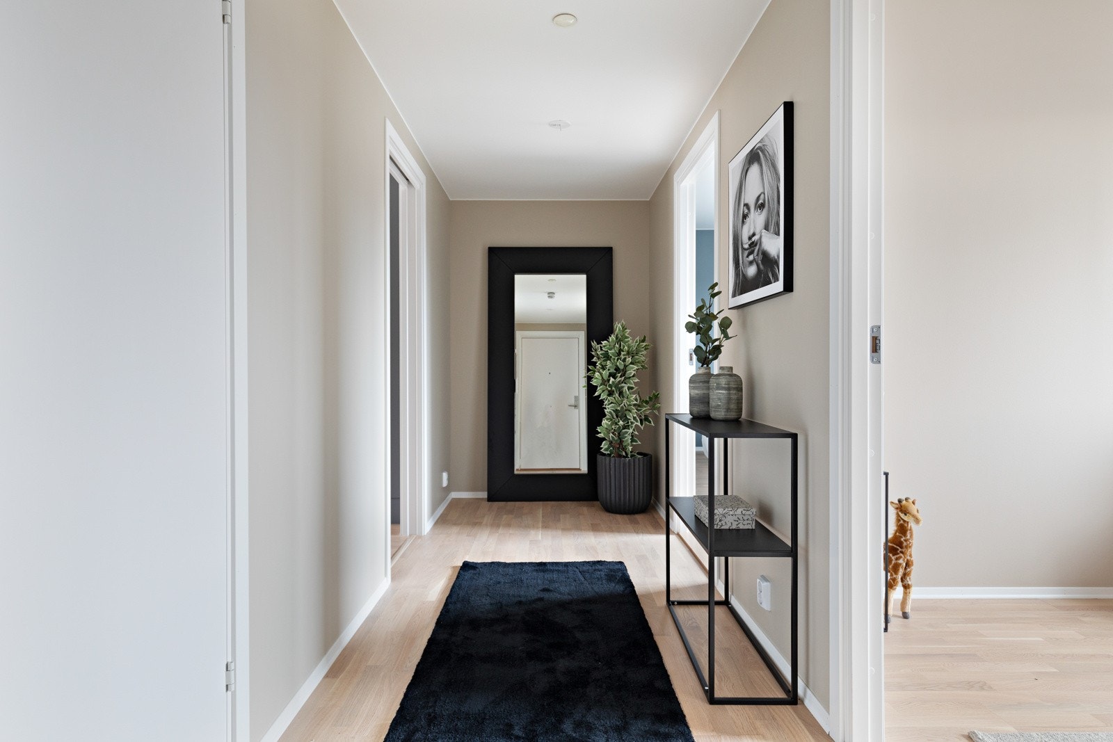 Velkommen inn i det som kan bli ditt nye hjem for deg og din familie! Galleribilde