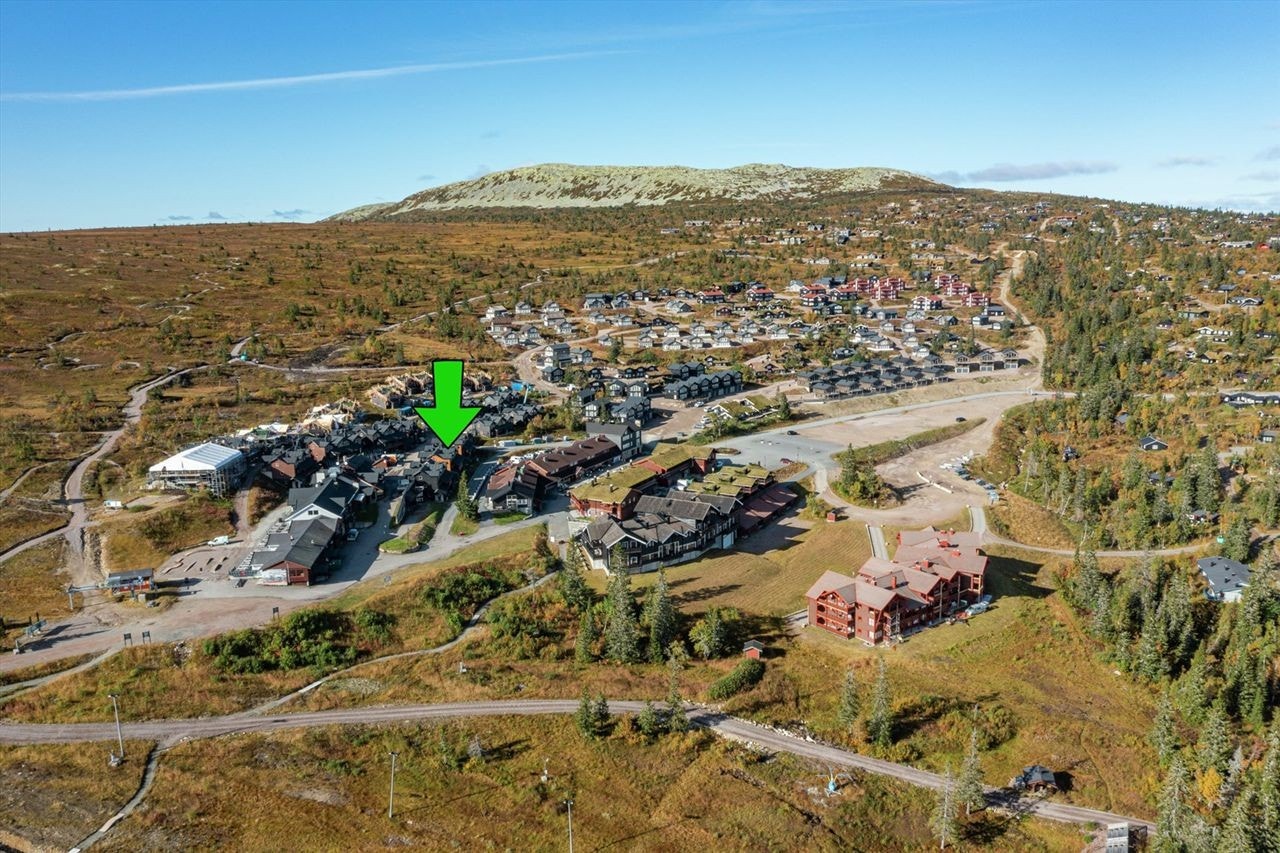 Ski inn/ut, sykkeltrasé, turstier og langrennsspor i umiddelbar nærhet, 850 m.o.h. Galleribilde