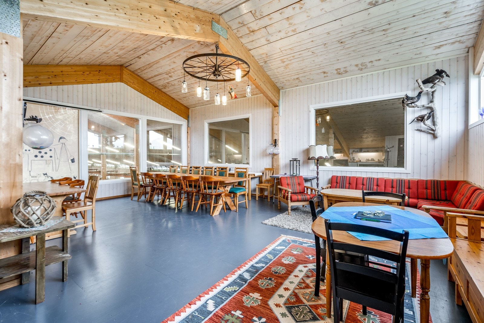Innredet loft i driftsbygningen til møter og sosiale tilstelninger Galleribilde