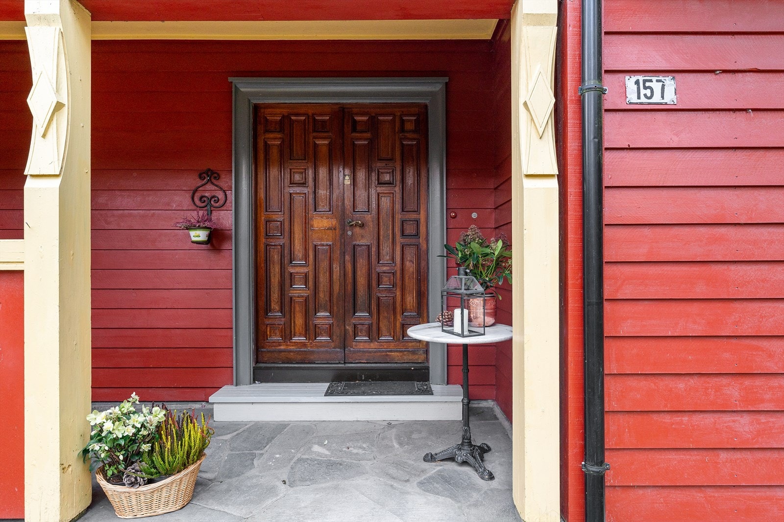 Inngangsparti. Galleribilde