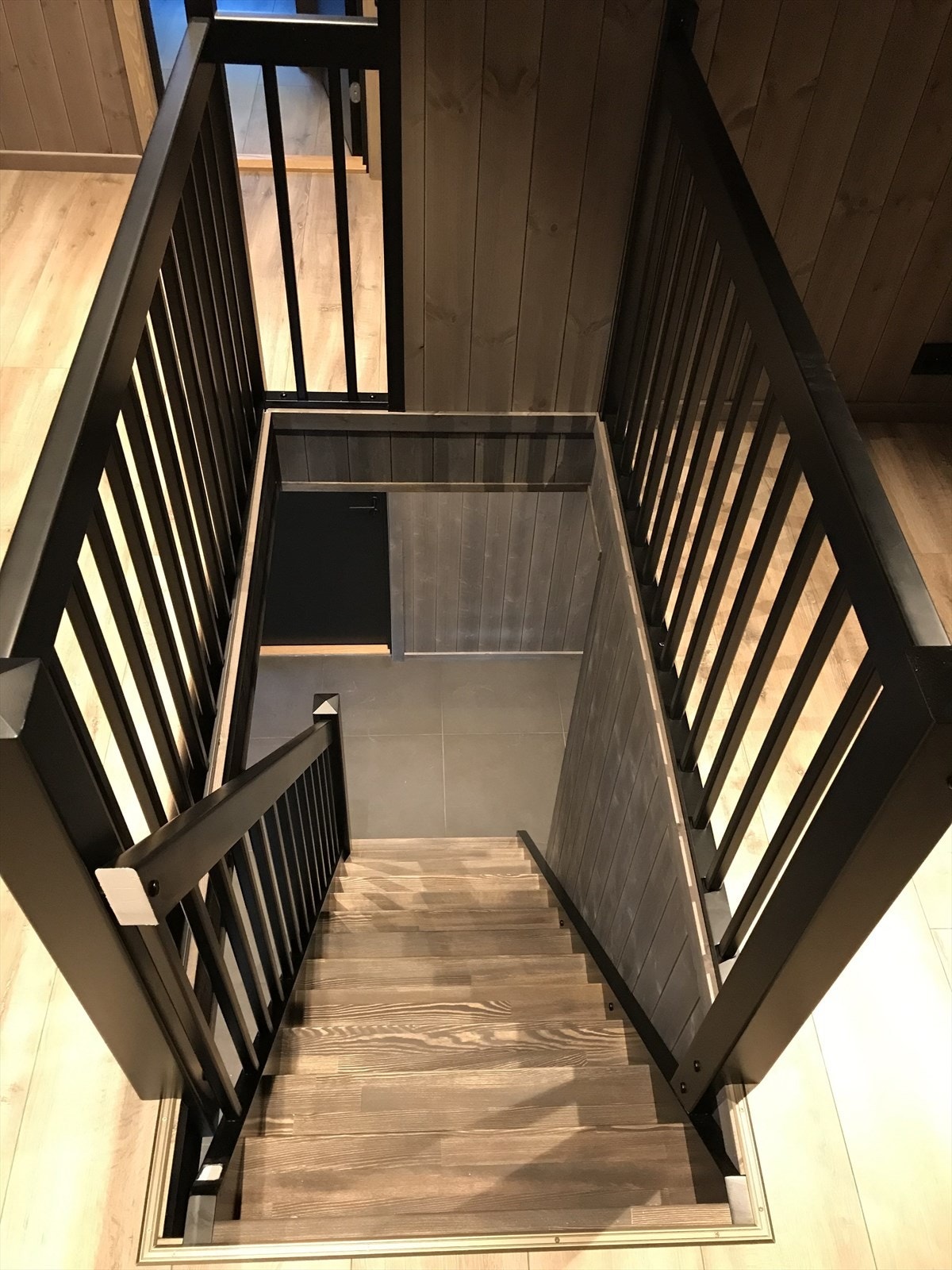 Bilder er tatt fra to ulike tilsvarende hytter som selger har bygget i nærområdet . Bildene kun ment som inspirasjon Galleribilde