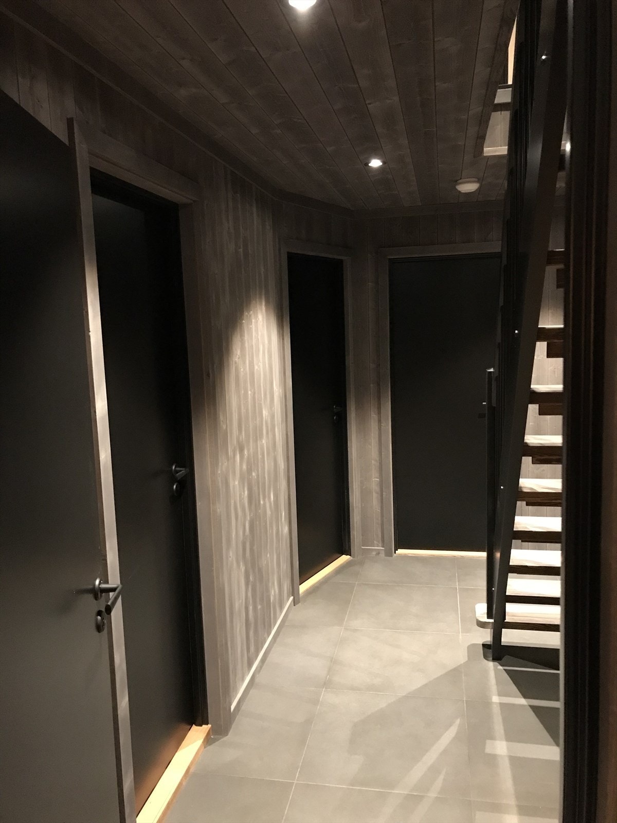 Bilder er tatt fra to ulike tilsvarende hytter som selger har bygget i nærområdet . Bildene kun ment som inspirasjon Galleribilde