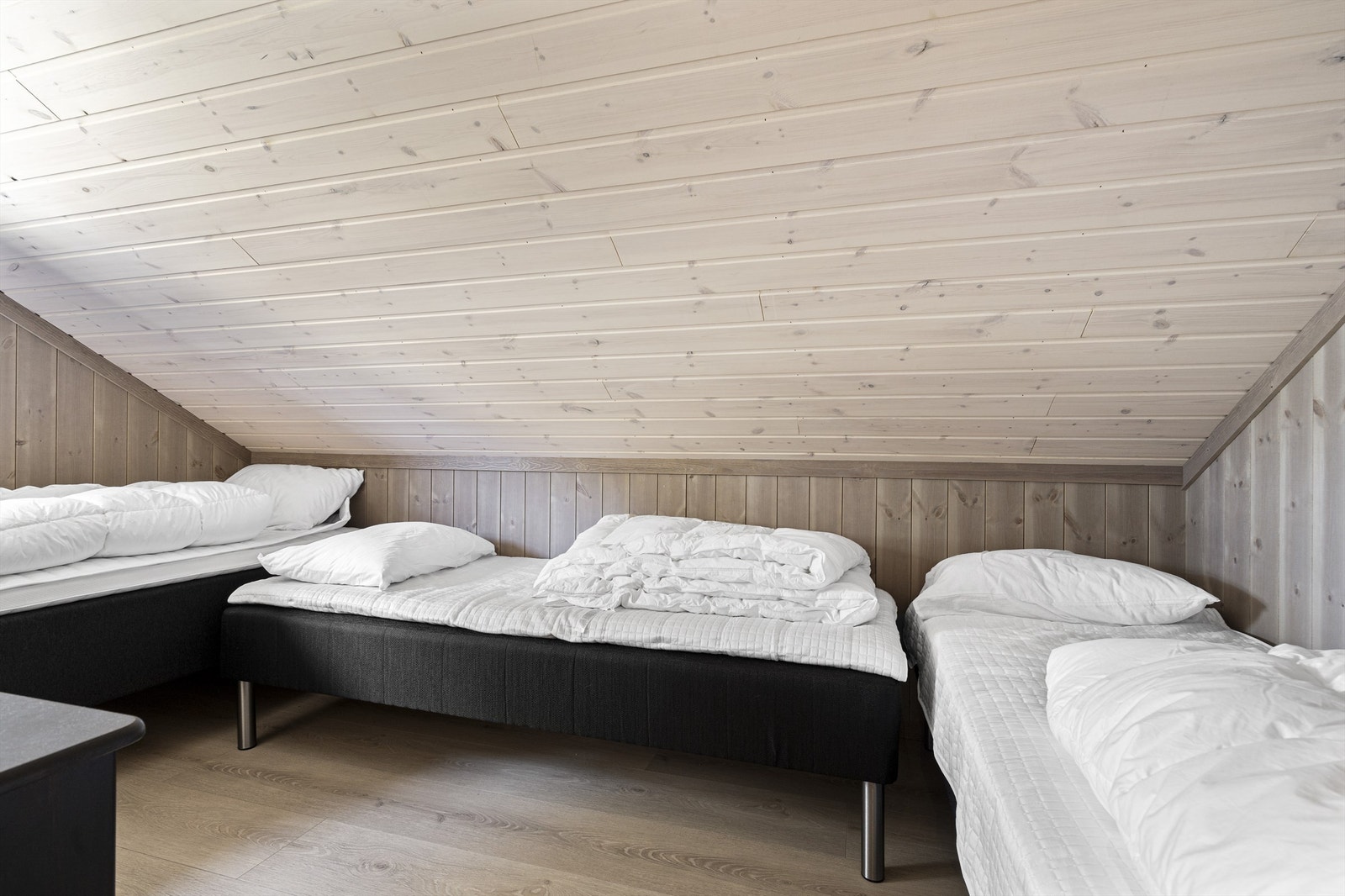 Bilder er tatt fra to ulike tilsvarende hytter som selger har bygget i nærområdet . Bildene kun ment som inspirasjon Galleribilde