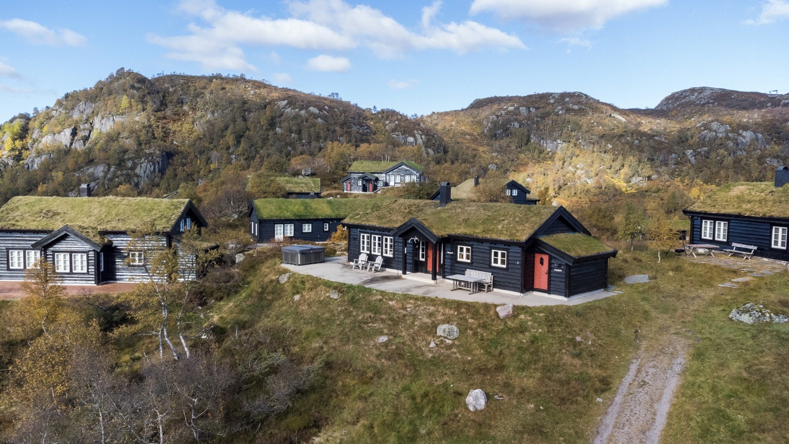 Koselig solid høyfjellshytte fra 2008 i vakre omgivelser på Ådneram Fjellgrend. Galleribilde