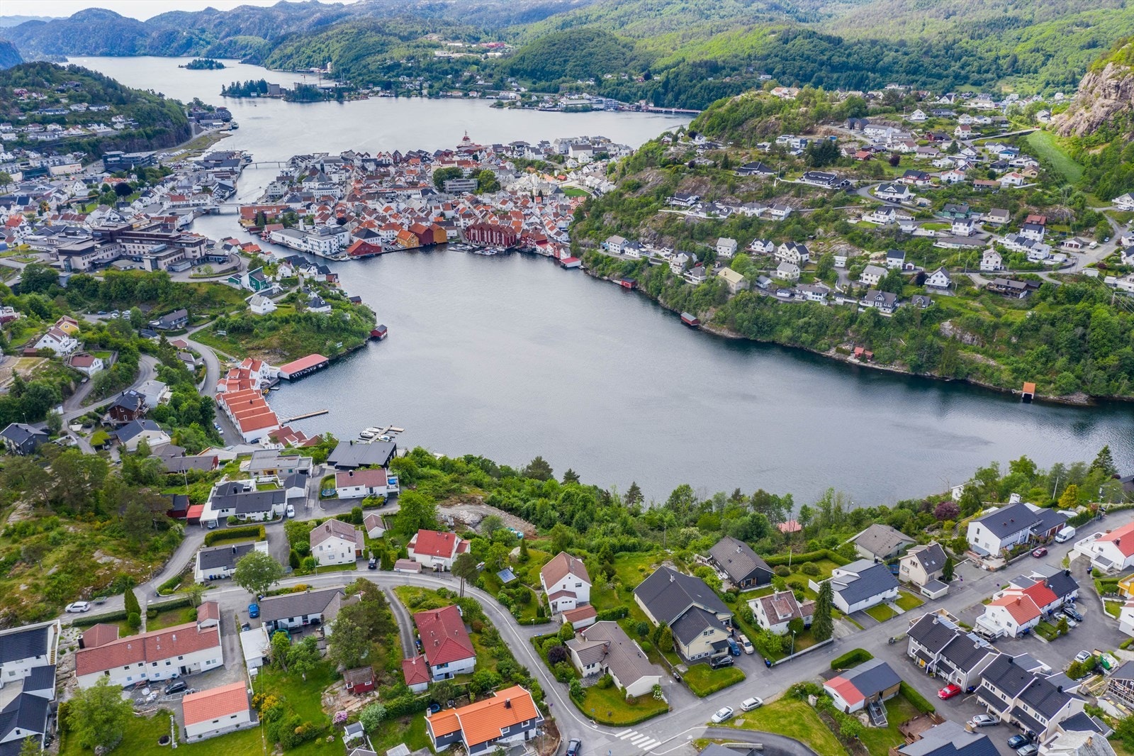 Sentrum og byfjorden! Galleribilde