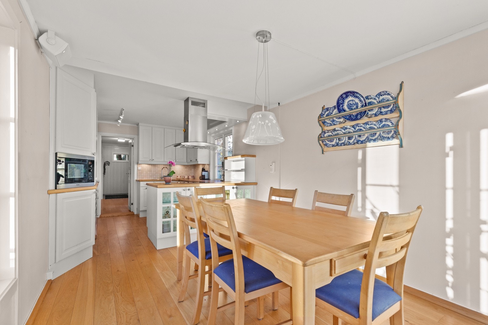 God plass til spisestue. Galleribilde