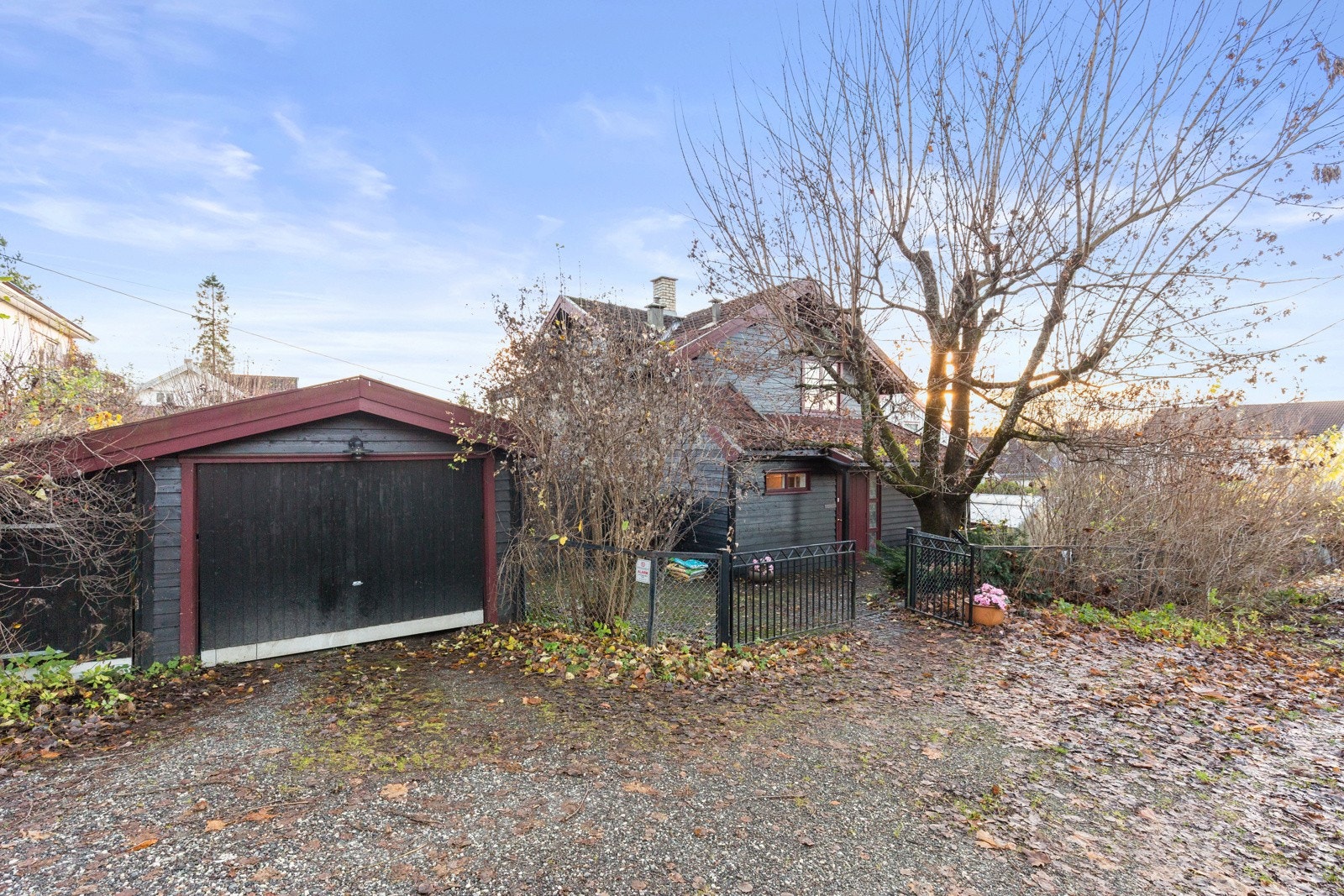 Garasje er oppført i 1985. Galleribilde