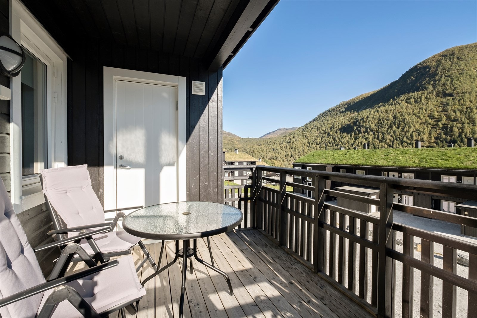 Det er videre en ekstra utvendig bod på balkongen Galleribilde