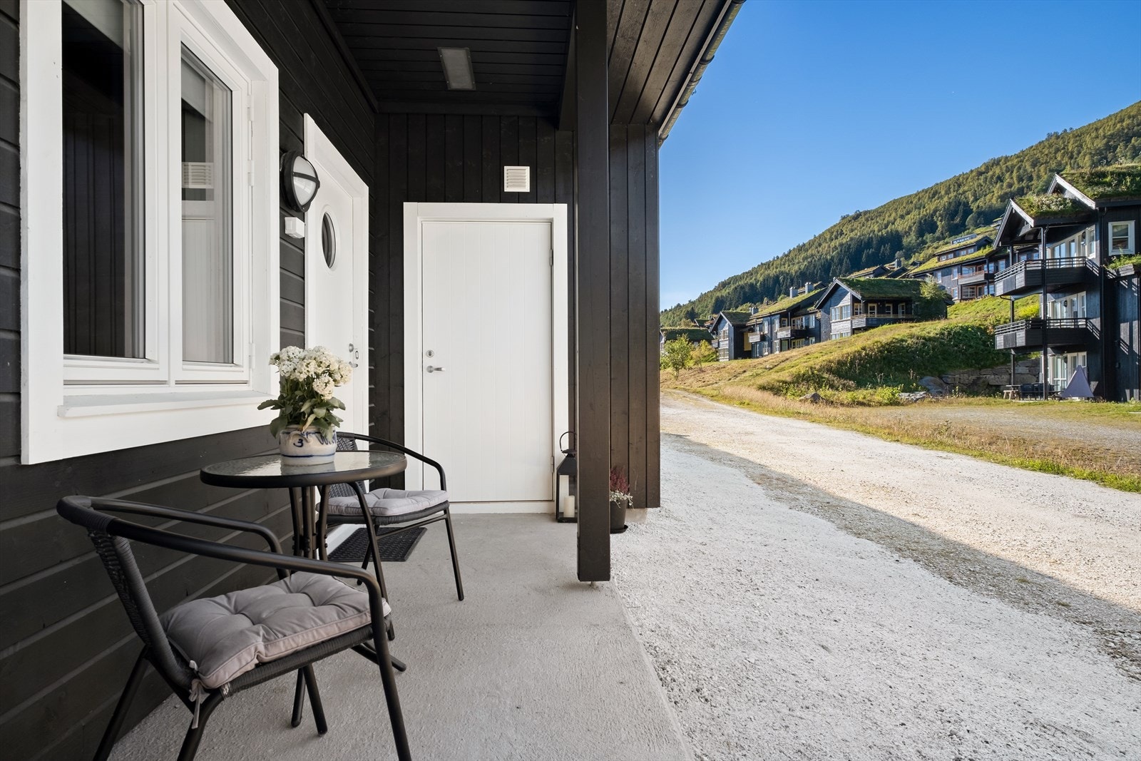 Det er en utebod ved inngangspartiet Galleribilde