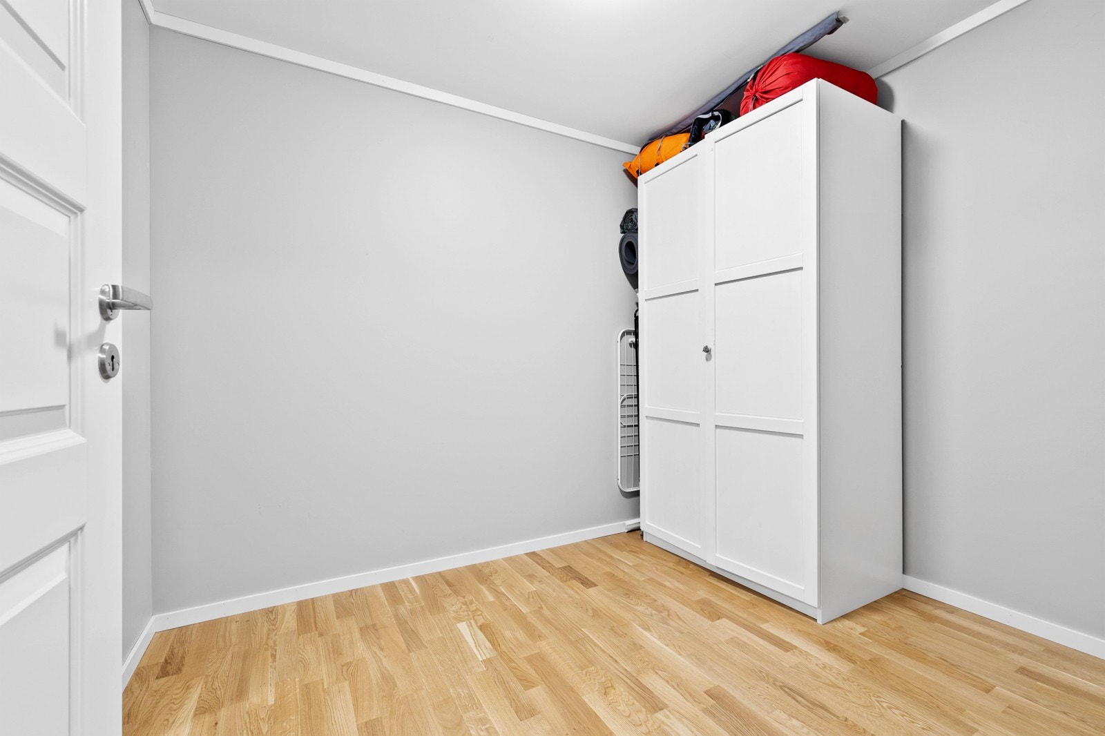 Stor bod i underetasje i tilknytning til vaskerom Galleribilde