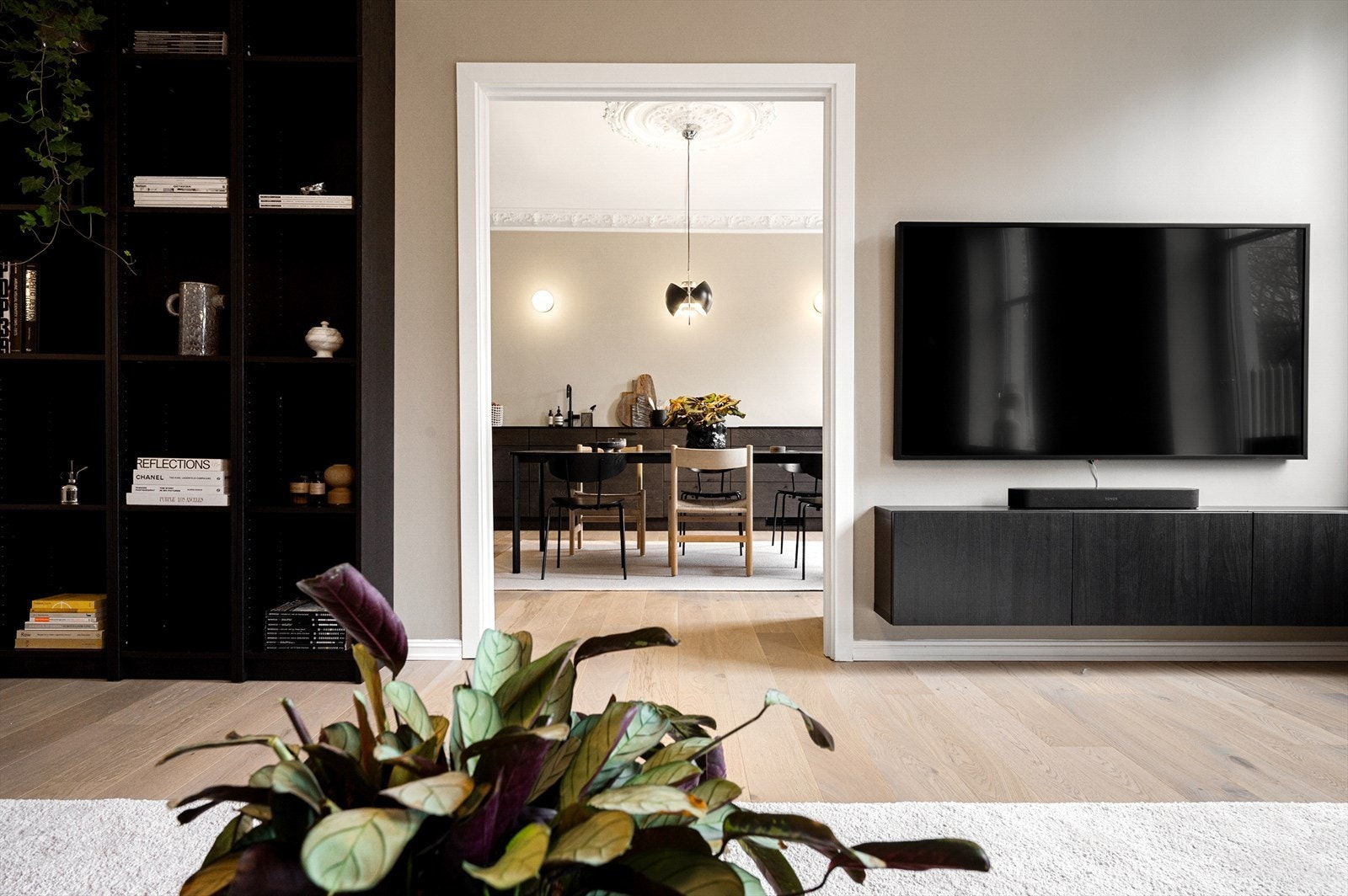 Klassisk leilighet med en perfekt kombinasjon av det nye og gamle. Galleribilde