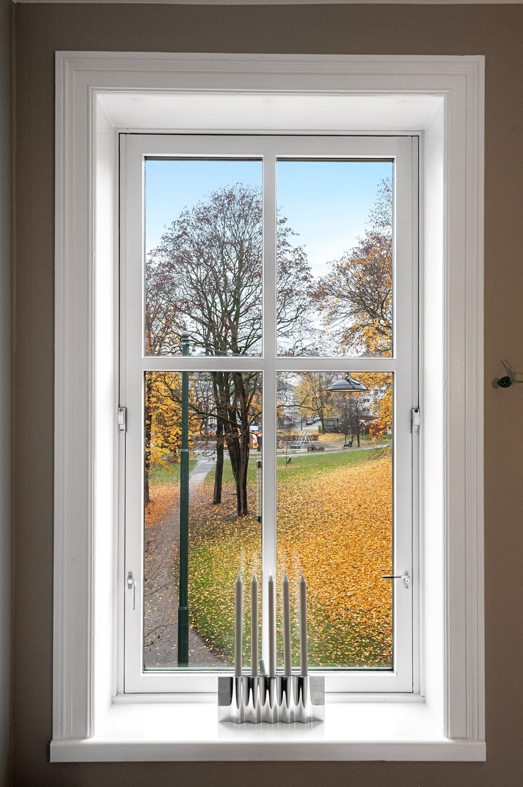 Fantastisk hyggelig utsyn fra kjøkken og stue. Galleribilde