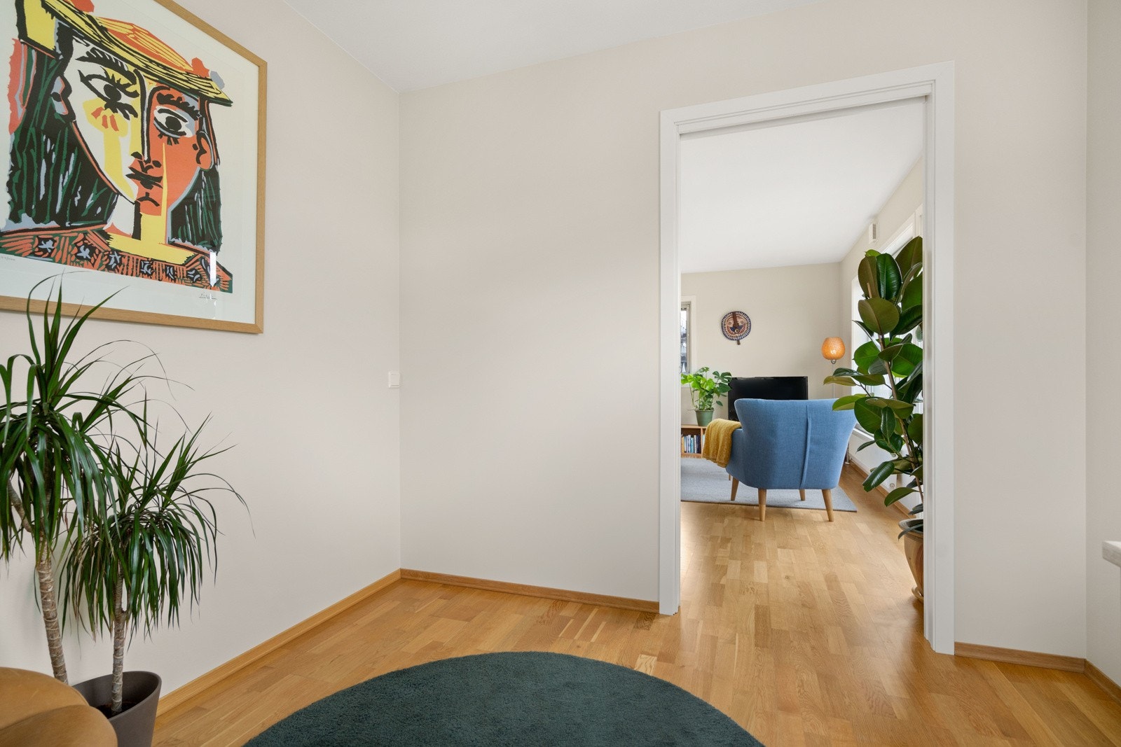 Soverom 2 er perfekt som gjesterom, barnerom, kontor, TV-stue, bibliotek eller hva enn man skulle ønske. Galleribilde