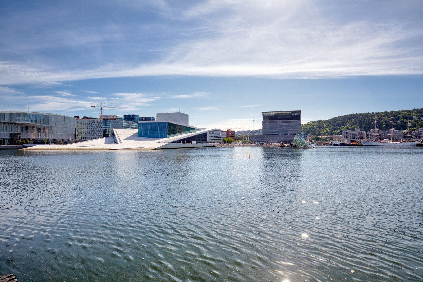 Nærområde - Operaen, Opera-stranda, Deichmann bibliotek og Munch-museet. Galleribilde