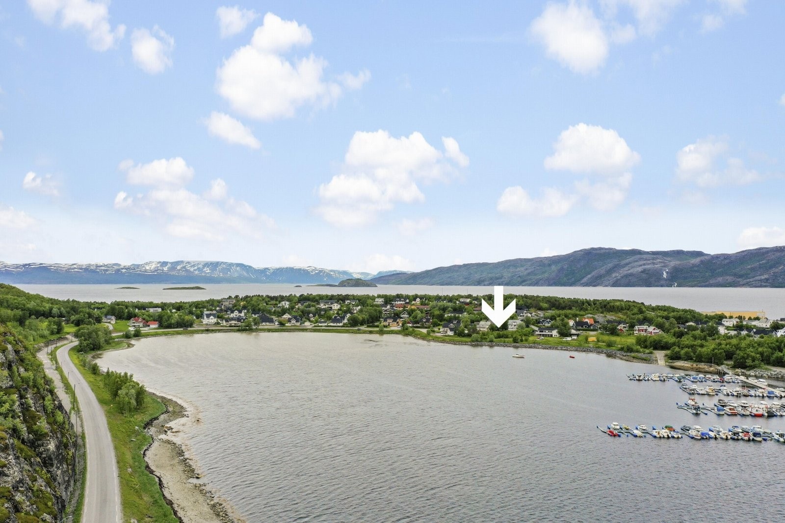 Beliggenhet rett ved Altafjorden Galleribilde