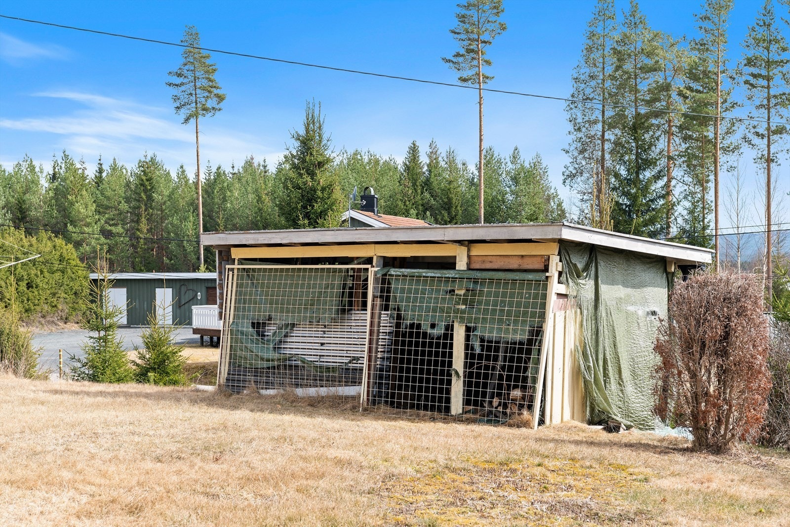 Carport av eldre standard Galleribilde