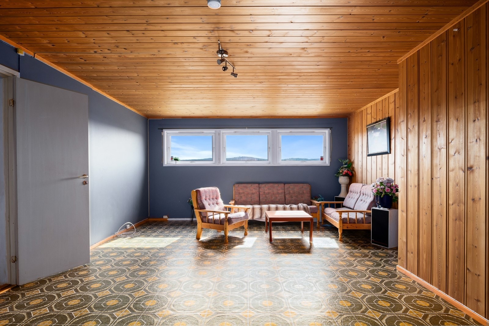 Her har man store vindusflater som gir godt lysinnslipp Galleribilde