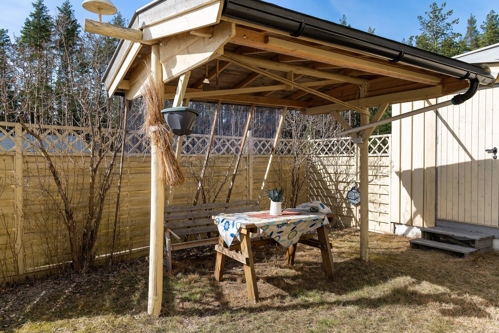 Takoverbygget spiseplass Galleribilde