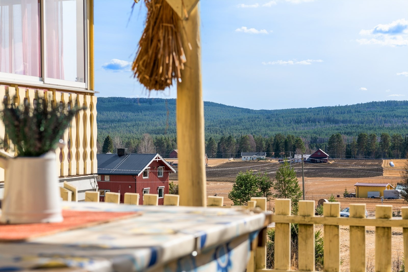 Utsikt fra hagen Galleribilde