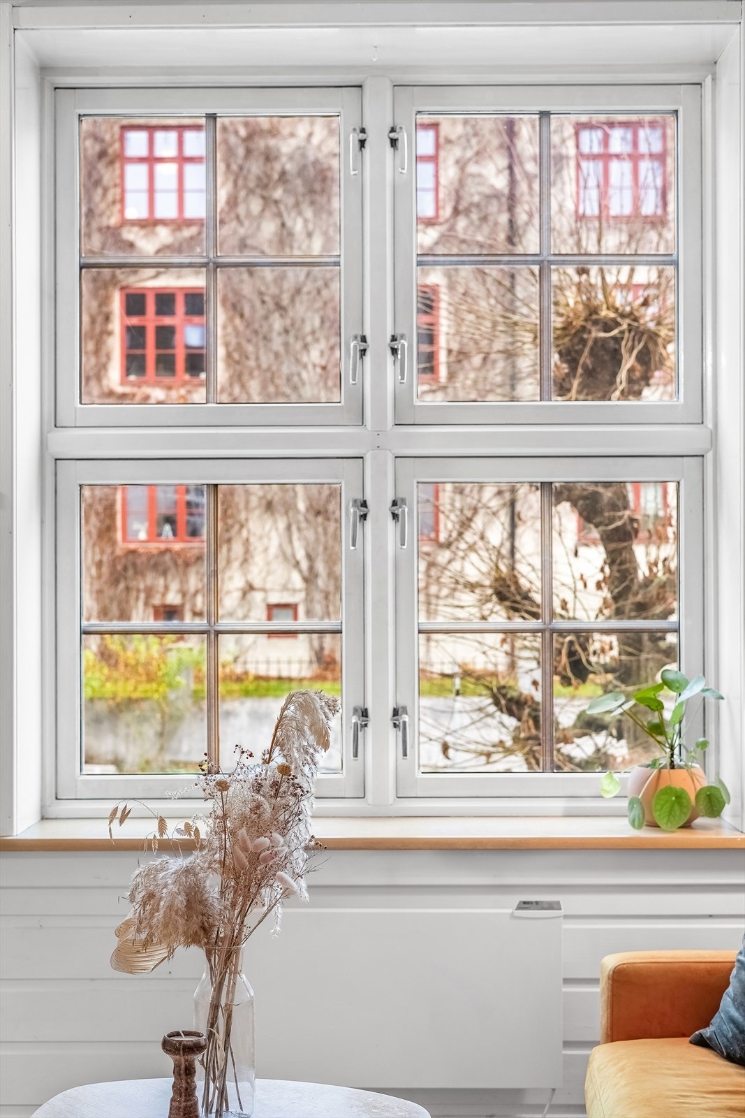 - Store, karakteristiske vinduer bidrar til en luftig og god atmosfære - Galleribilde