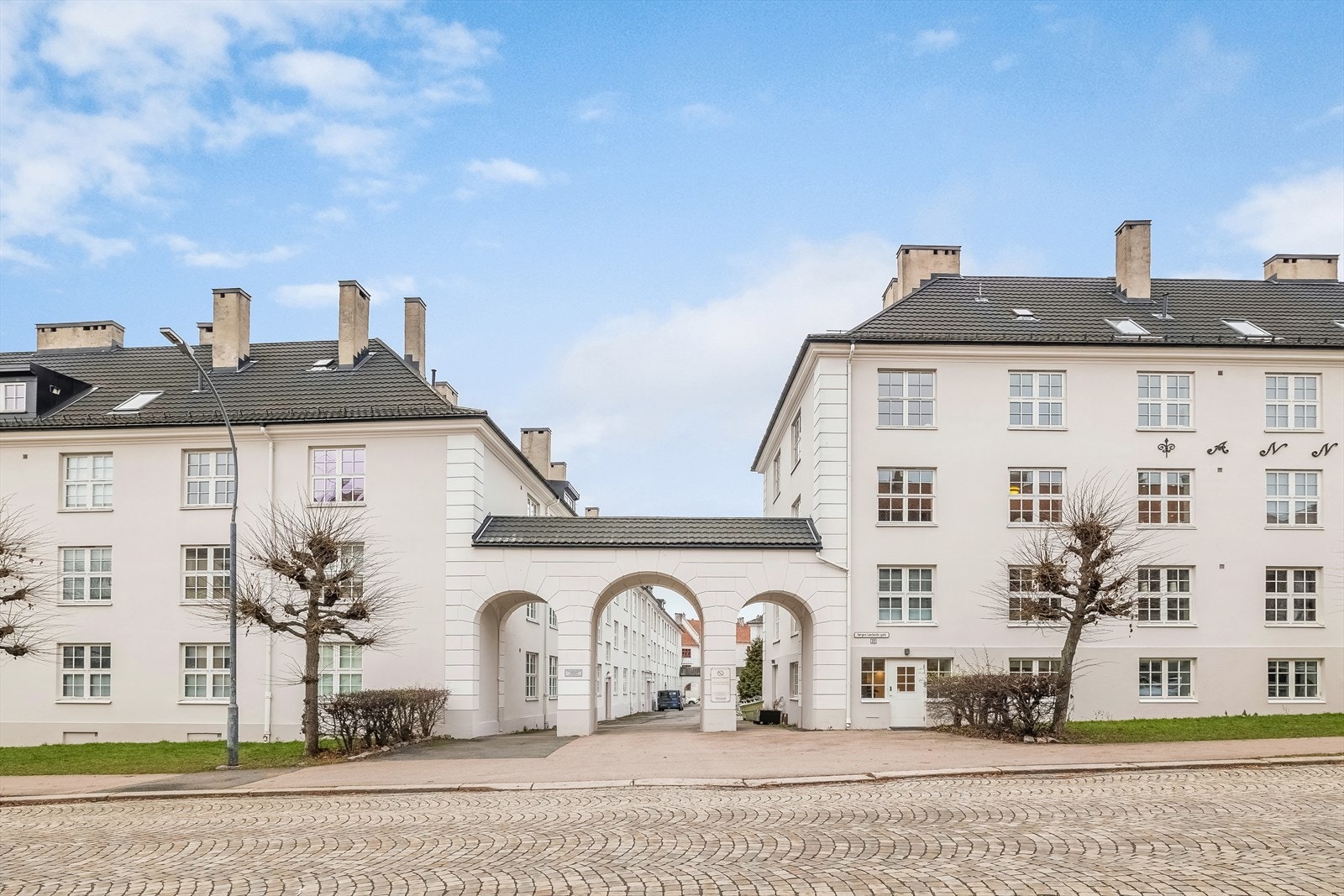 - Leiligheten ligger i byggets 2.etg fra bakkeplan - Galleribilde