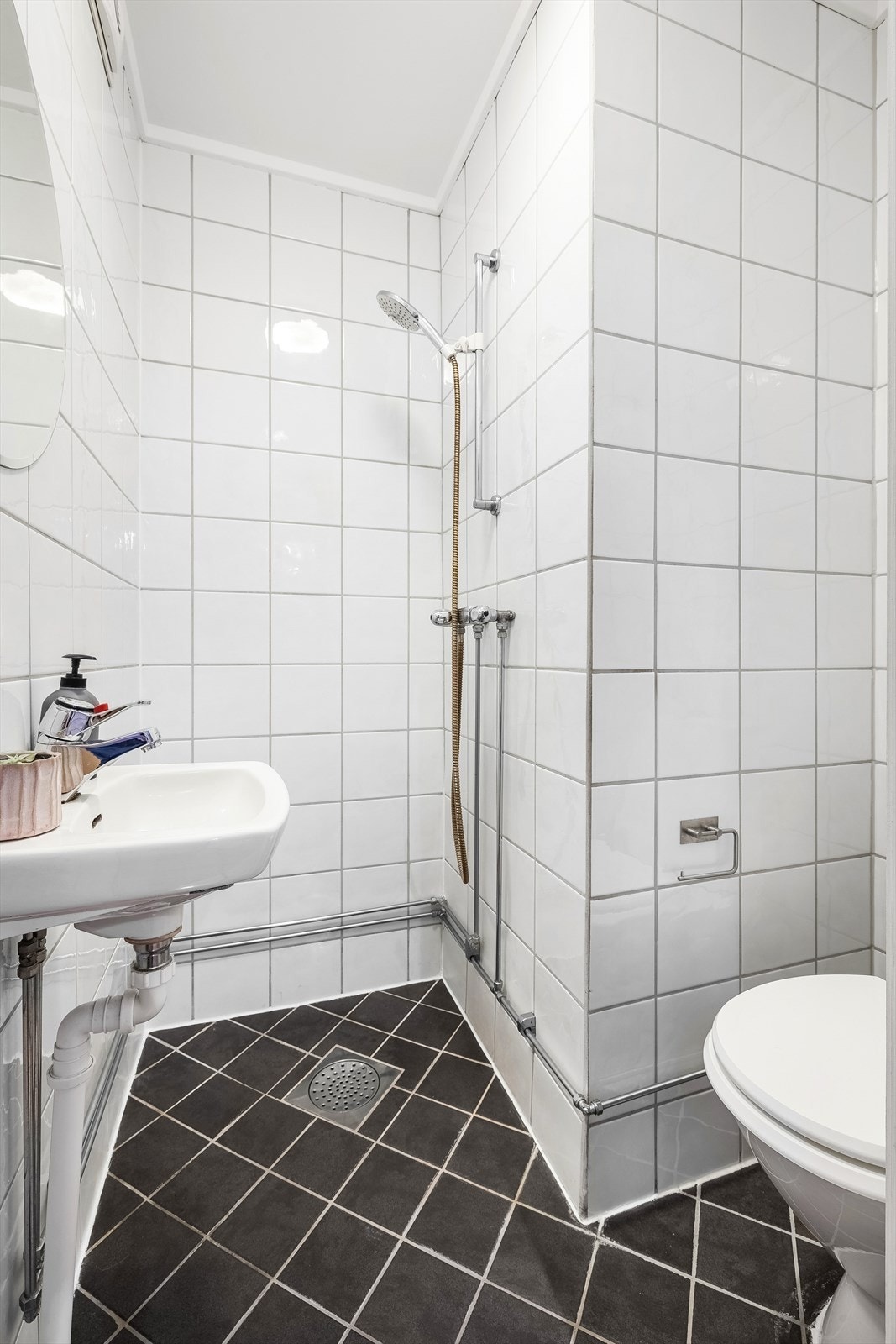 - Det er satt inn ny vifte og toalett i senere tid. Dokumentasjon medfølger - Galleribilde