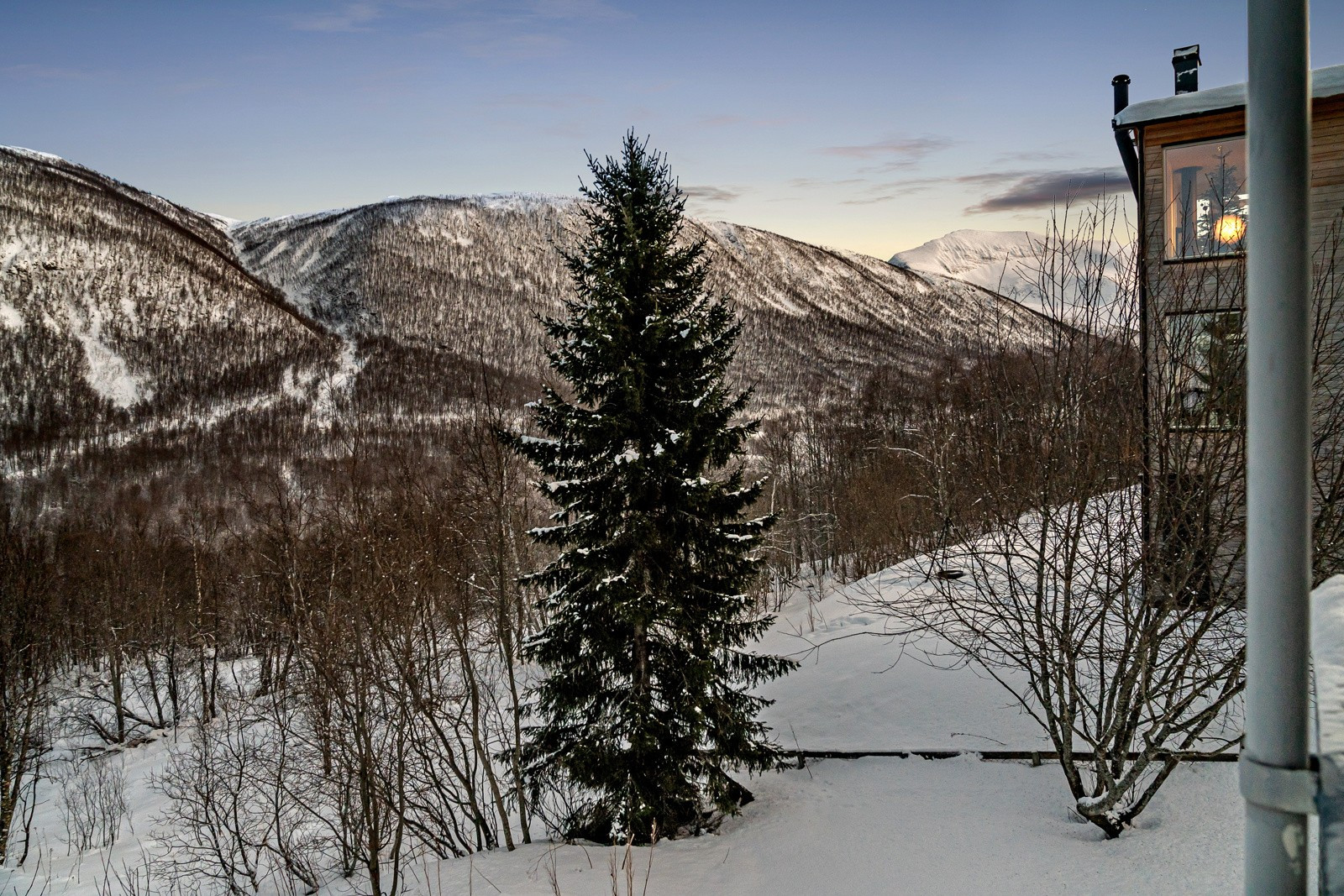 Utsikt og nærhet til Tromsdalstinden!