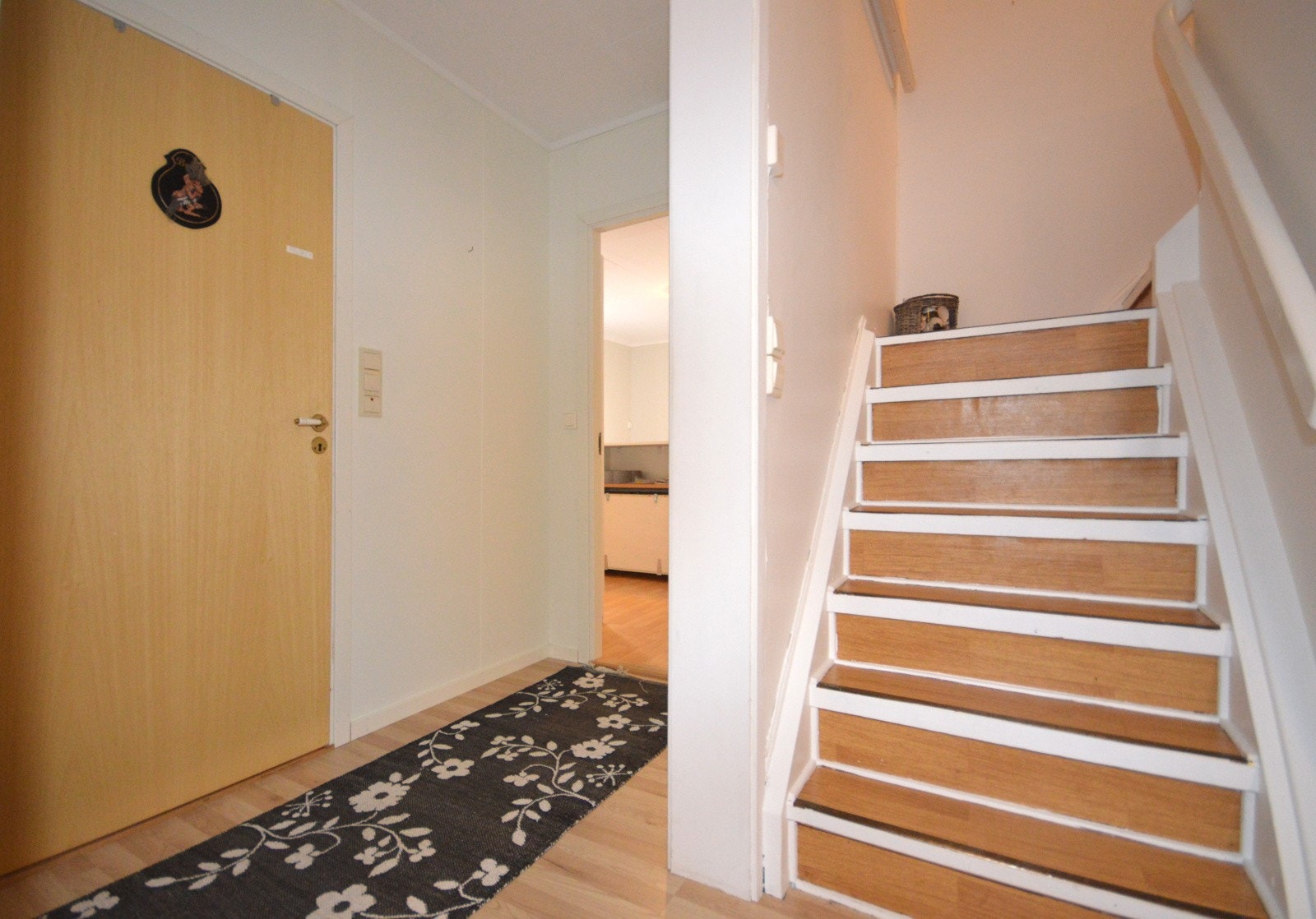 Trappegang med inngang til bad til venstre og hovedsoverom rett fram Galleribilde