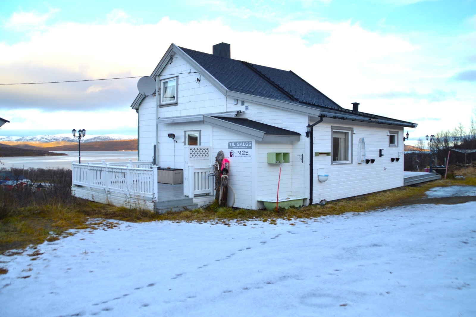 Velkommen til Ciezajavrritgeaidnu 28! Boligen ligger flott til i høyden med en nydelig utsikt! Galleribilde