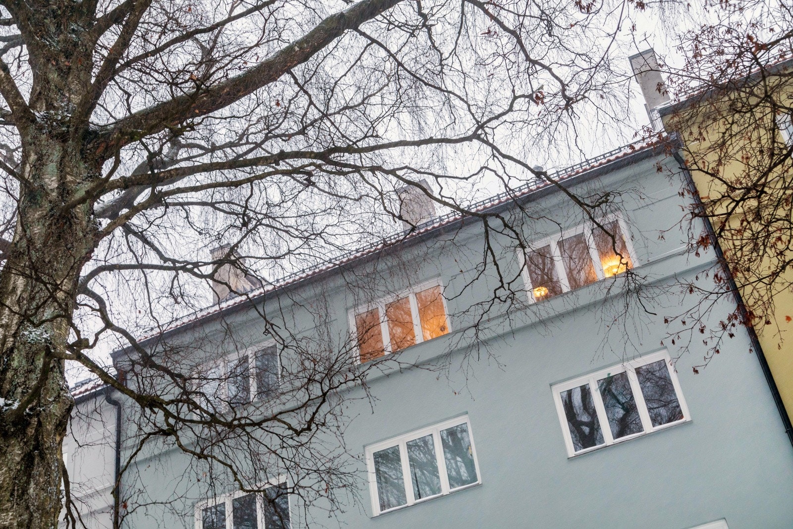 Fasade - Leiligheten ligger i byggets toppetasje Galleribilde