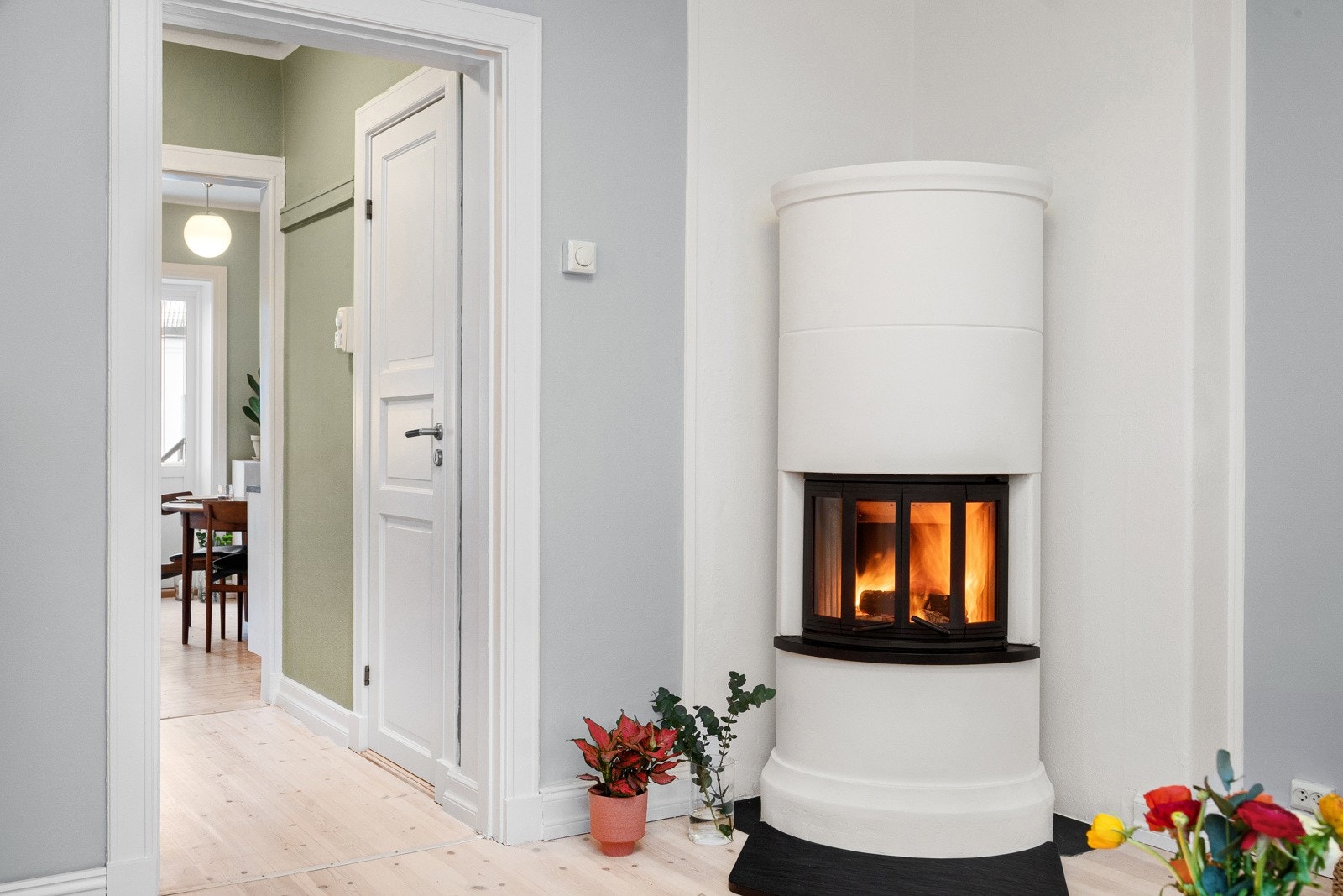 Overflater er malt i 2022 Galleribilde