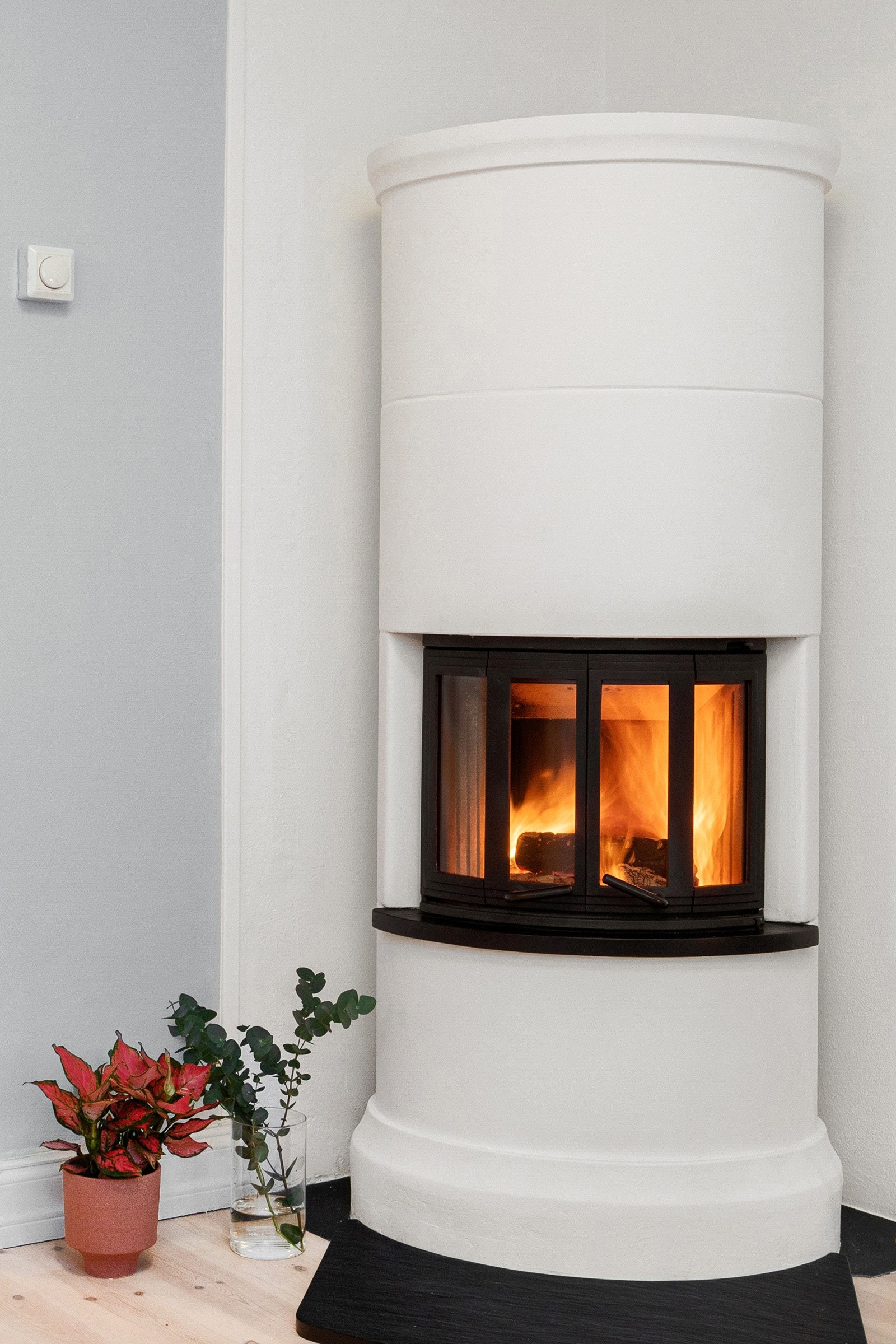 Sjarmerende, rentbrennende peis fra 2016 Galleribilde