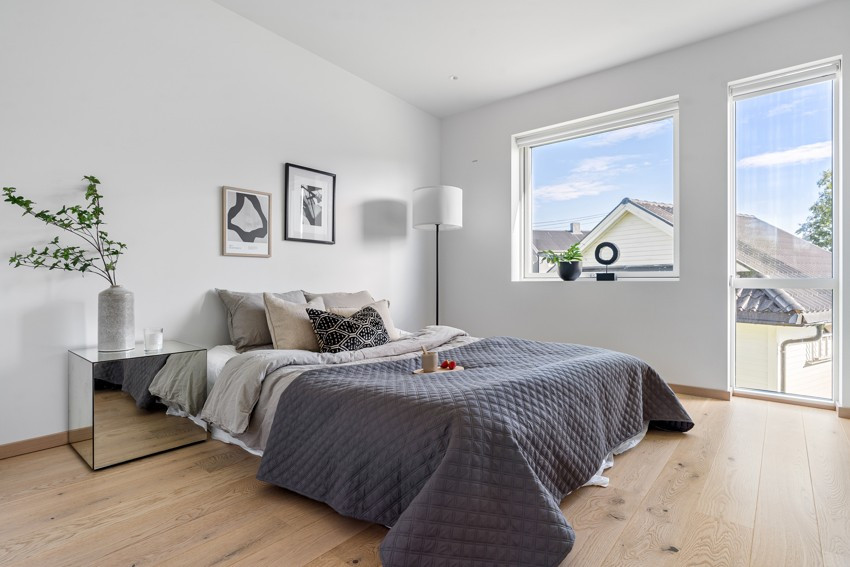 Boligen har totalt 4 soverom, her er hovedsoverommet som ligger i boligens 2.etasje.