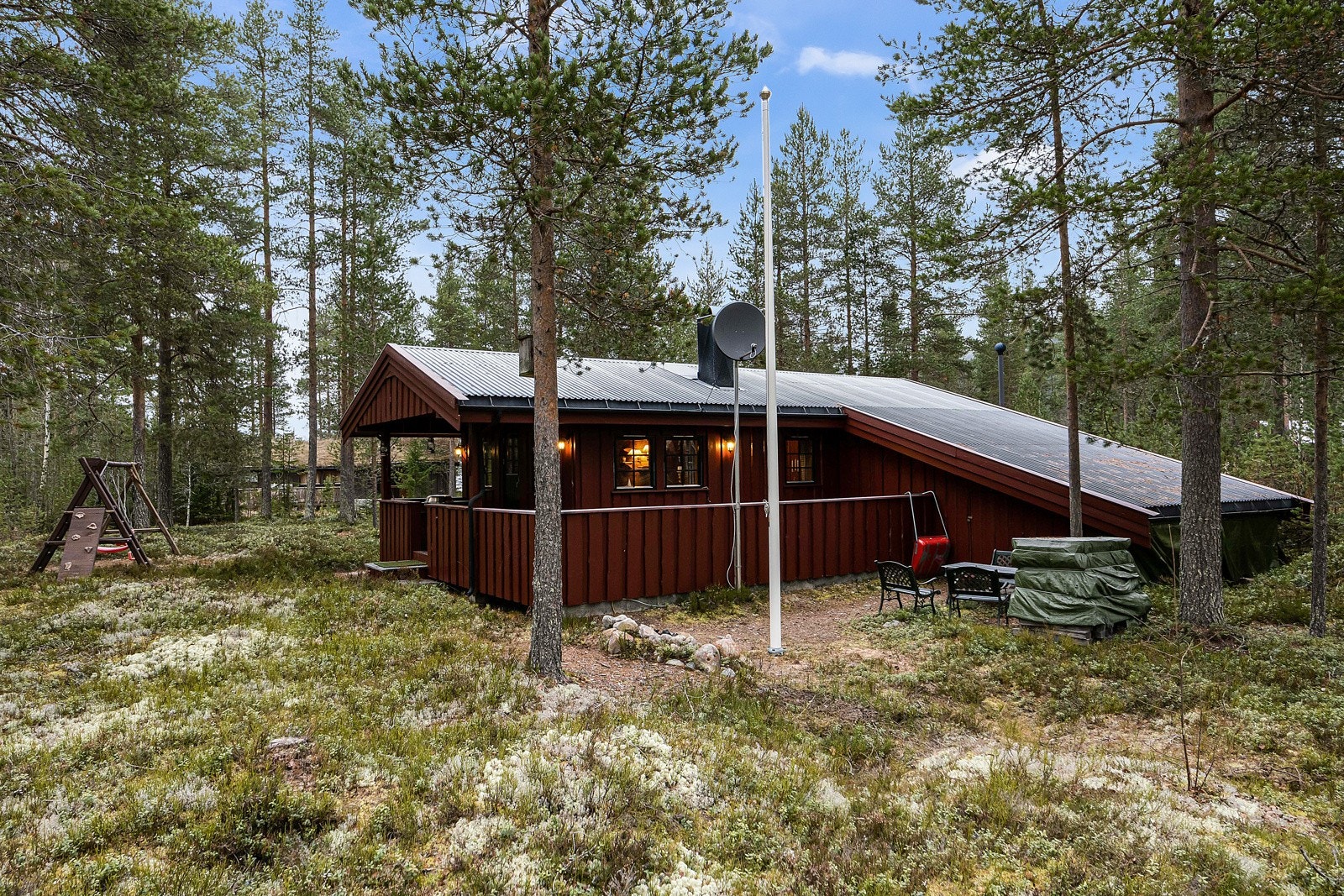 Hytta ligger fint til, i stille og rolige omgivelser. Galleribilde
