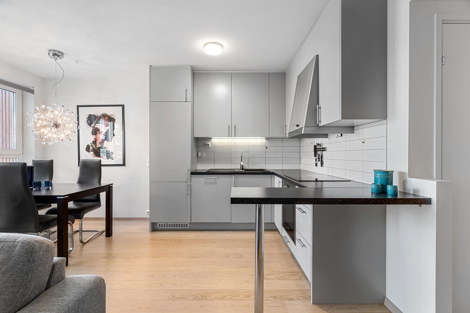 Godt med skap- og benkeplass