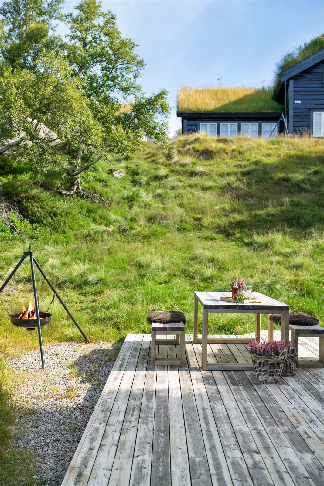 Naturskjønne omgivelser og et flott integrert hyttefelt. Solrik tomt med lune uteplasser. Galleribilde