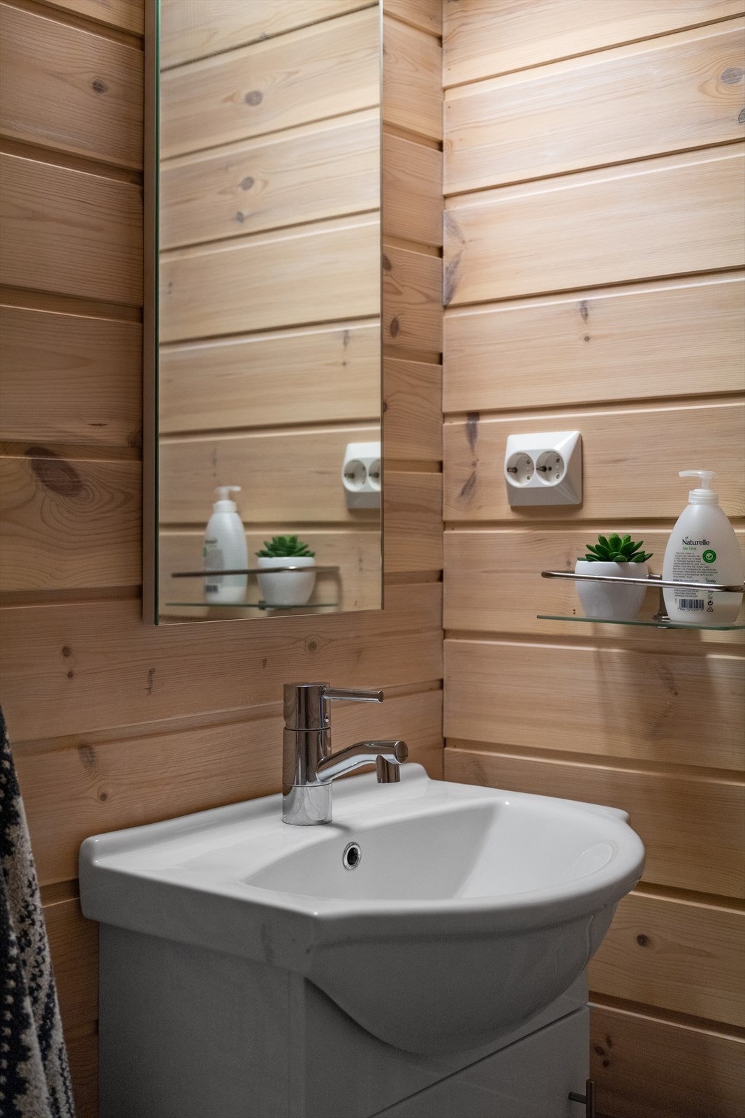 Oppe er det ekstra wc rom for morgen og kveldsstell. Galleribilde