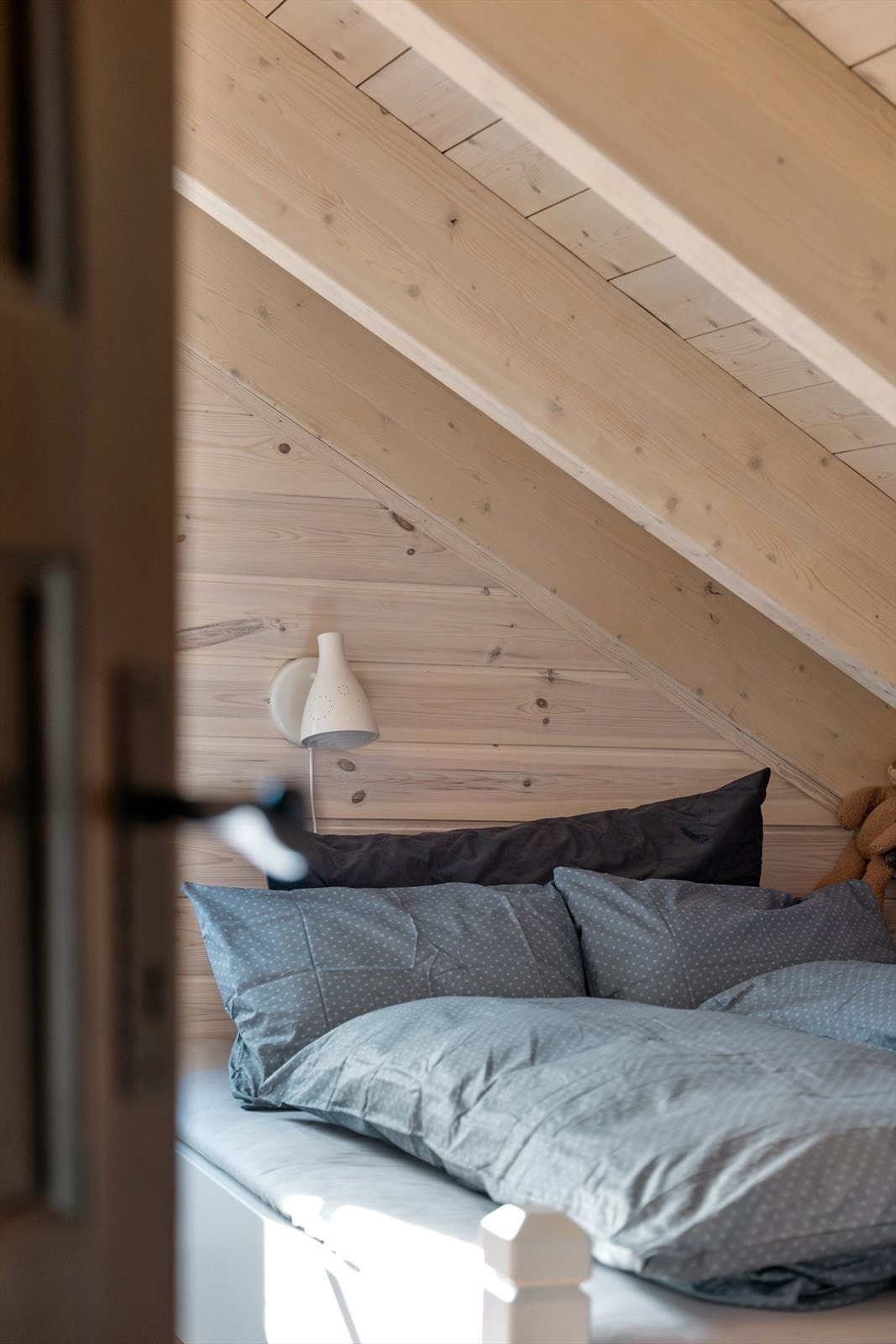 Soverom med plass til mer enn bare seng. Galleribilde