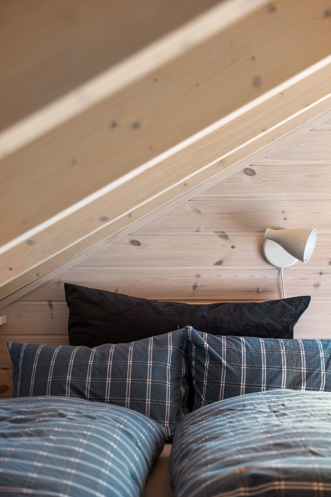 Soverom med plass til mer enn bare seng. Galleribilde