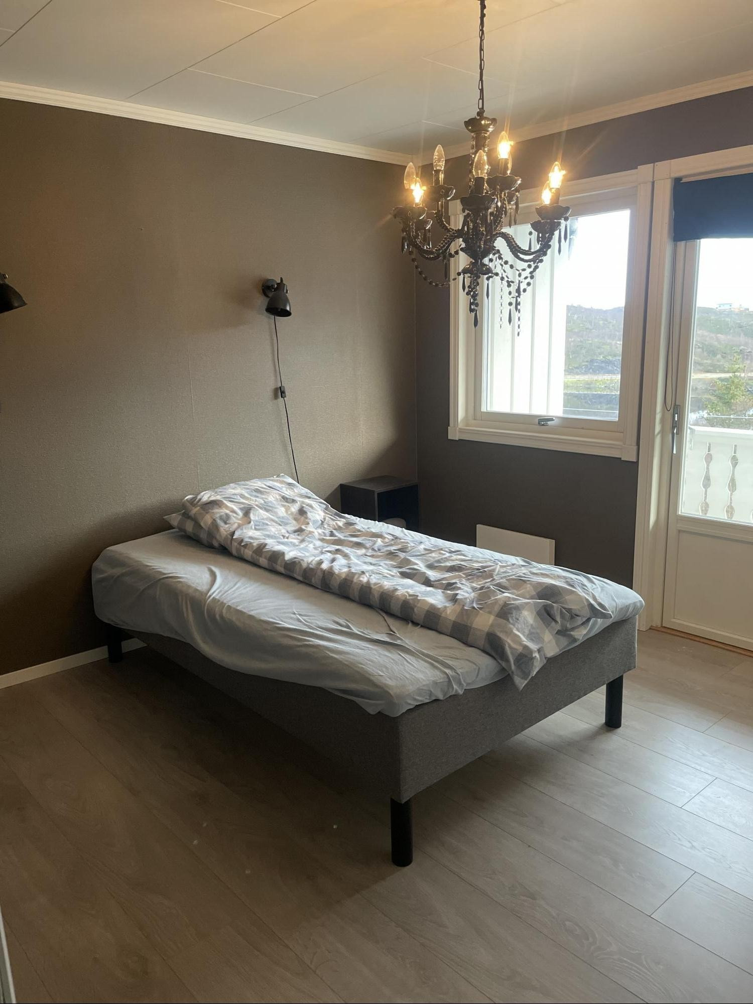 Soverom 1 (privat bilde - sommerbilde)