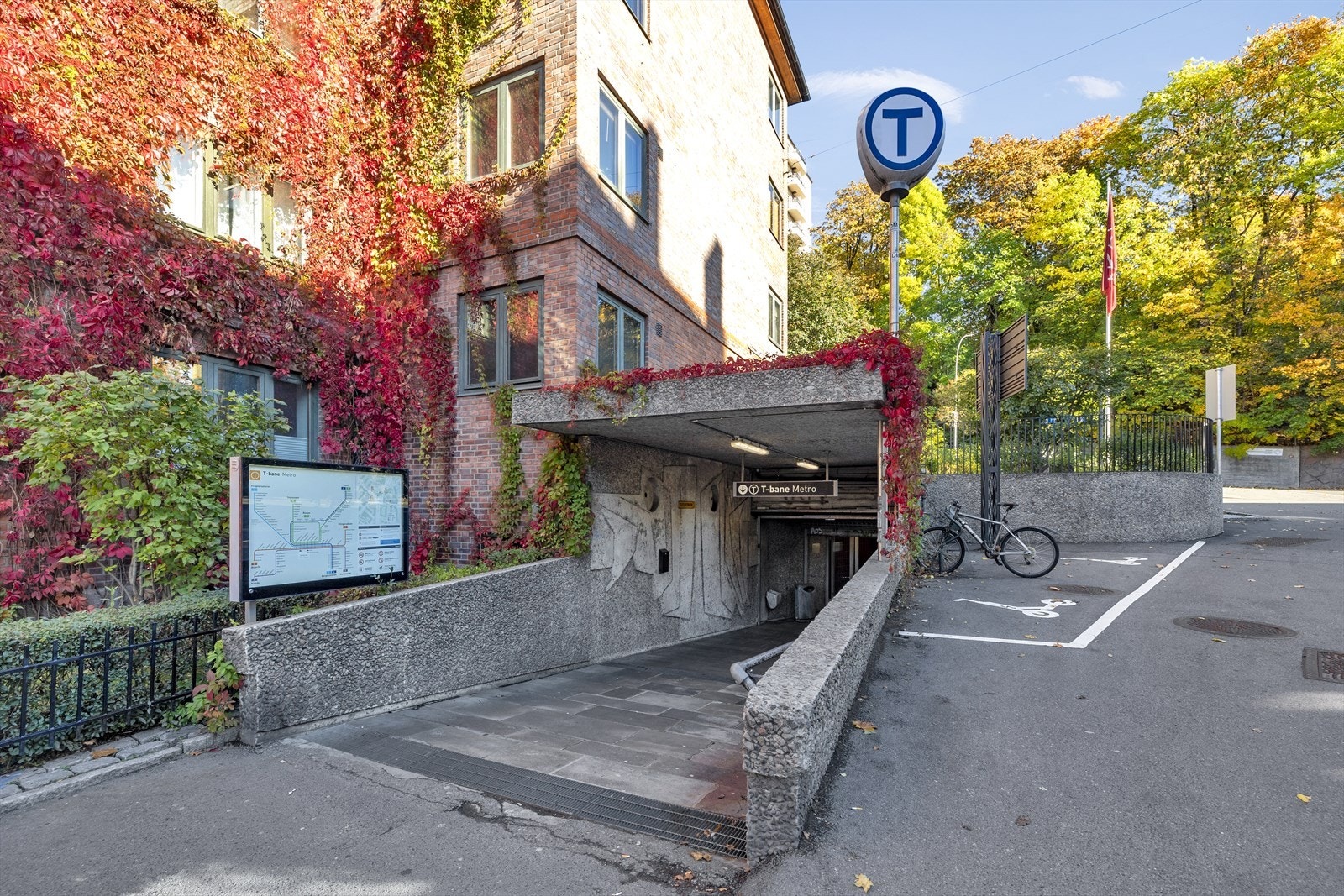 T-bane på Carl Berner Galleribilde