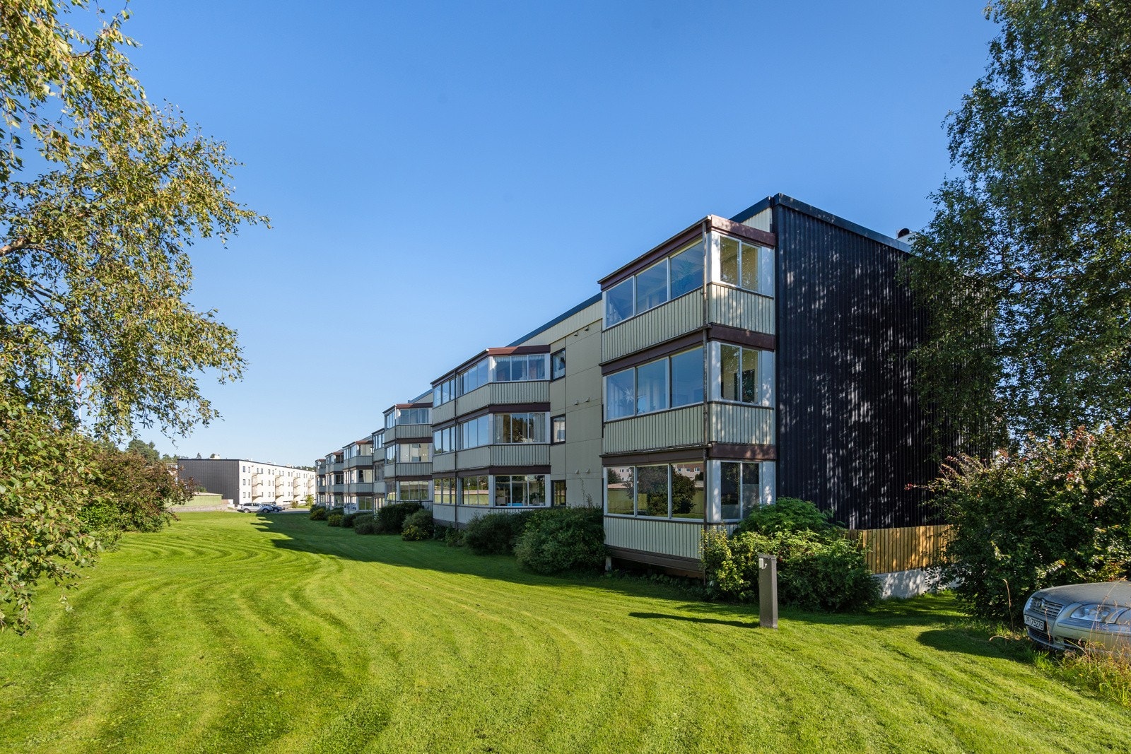 Fra leiligheten er det gangavstand til hverdagslige servicefasiliteter som dagligvarehandel, kollektivtilbud, treningsanlegg mm. Galleribilde