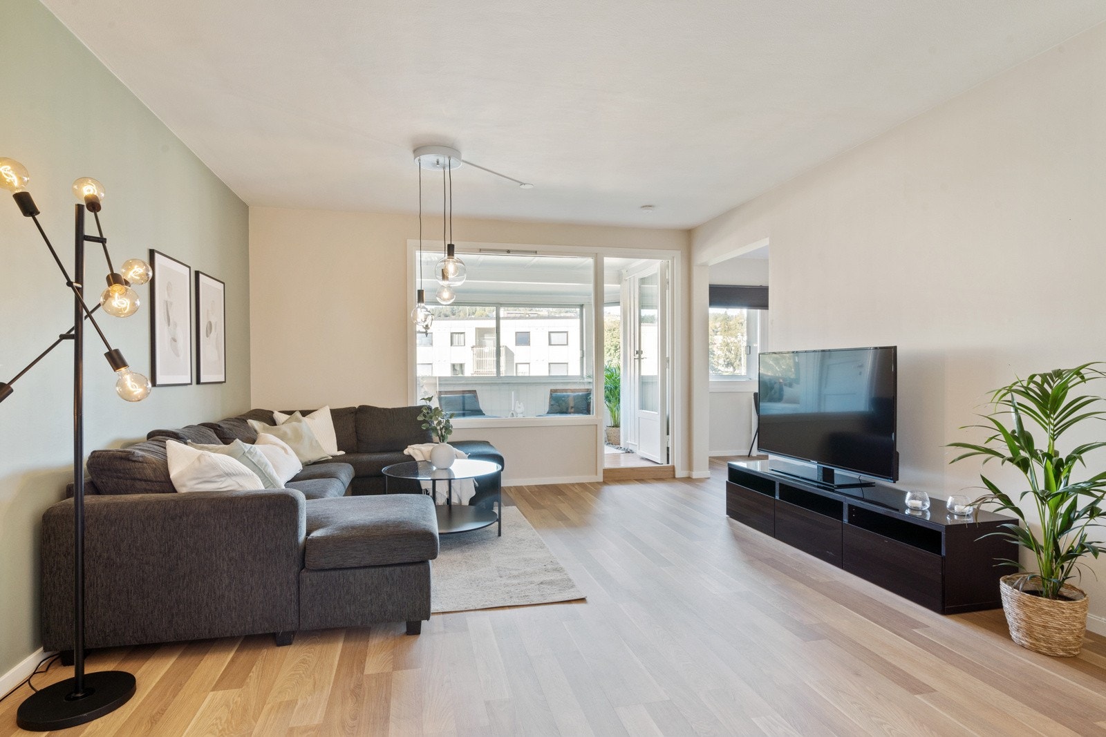 Leiligheten har gjennomgått en rekke omfattende oppgraderinger fra 2018 og frem til i dag Galleribilde