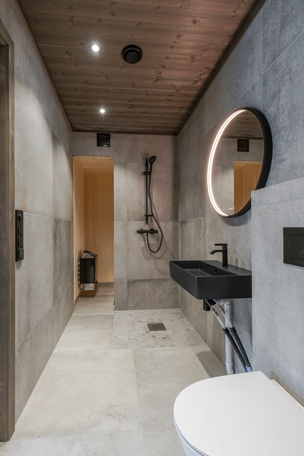 Ferdig bad vil få Alterna Malin servantskap 60 cm. Det er to bad, hvorav ett med badstue. Galleribilde