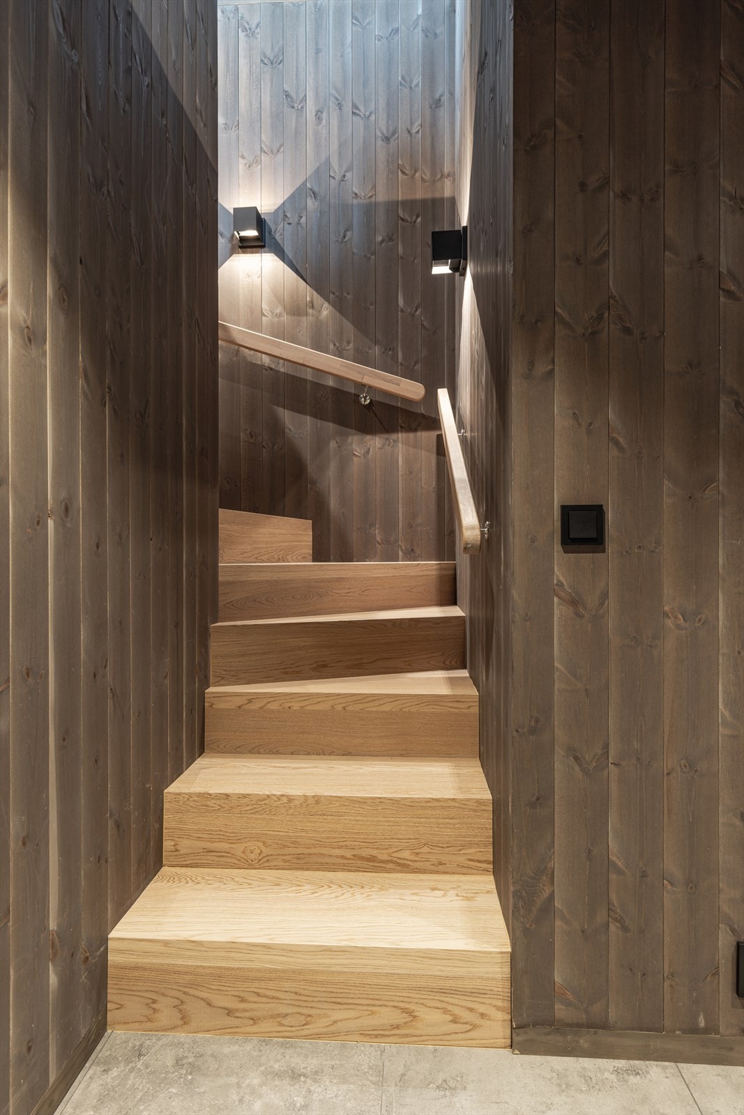 Under den flotte trapperommet gjemmer det seg en praktisk bod. Galleribilde