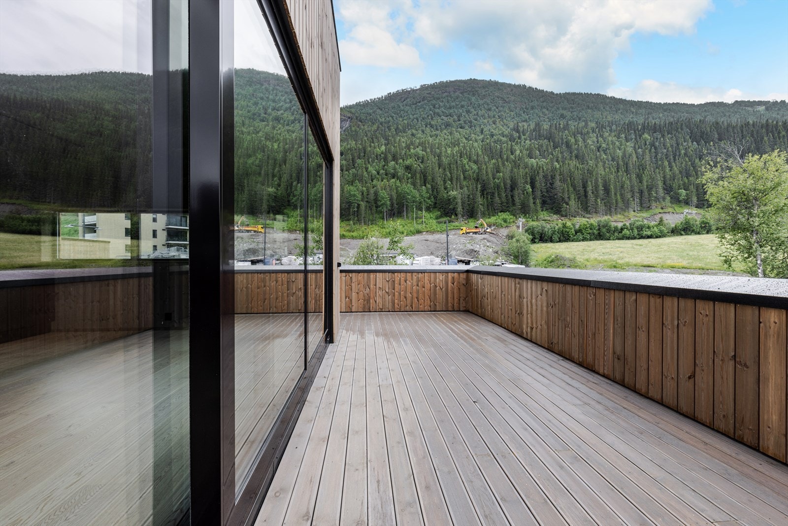 Bilder fra hytte 1 og 2 som er overlevert nye eiere sommer 2022. Galleribilde