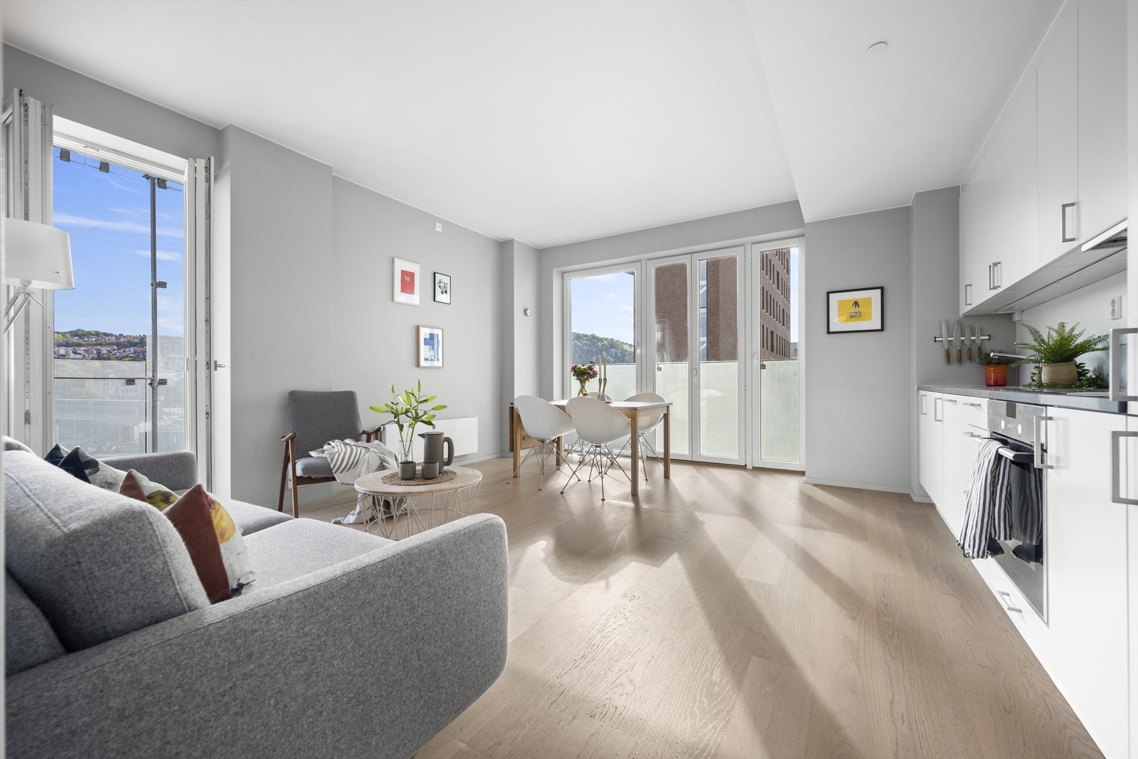 Lilliann Tronshaug v/Nordvik har gleden av å presentere denne lekre 3-roms hjørneleiligheten i Trelastgata 27! Galleribilde