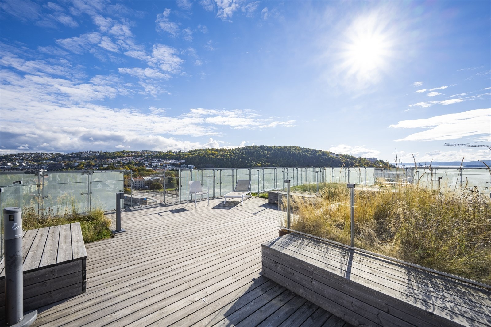 På toppen av bygget er det en felles takterrasse til bruk for beboerne. Galleribilde
