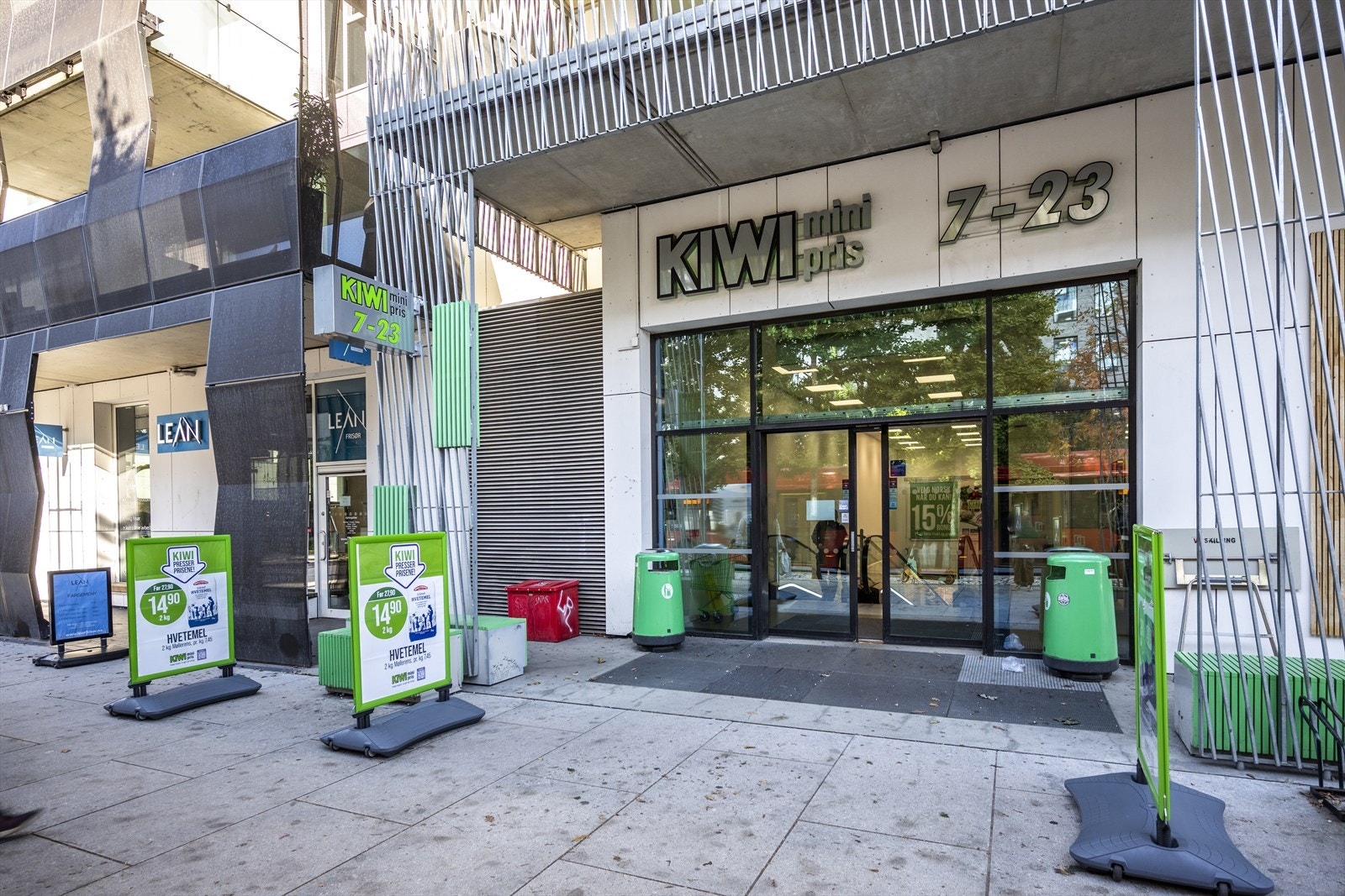 Kiwi ligger i umiddelbar nærhet til boligen. Du finner også b.la. Joker og Coop Prix i gangavstand Galleribilde