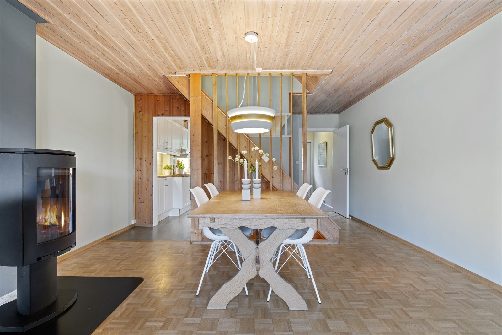 Godt med plass til et spisebord! Galleribilde